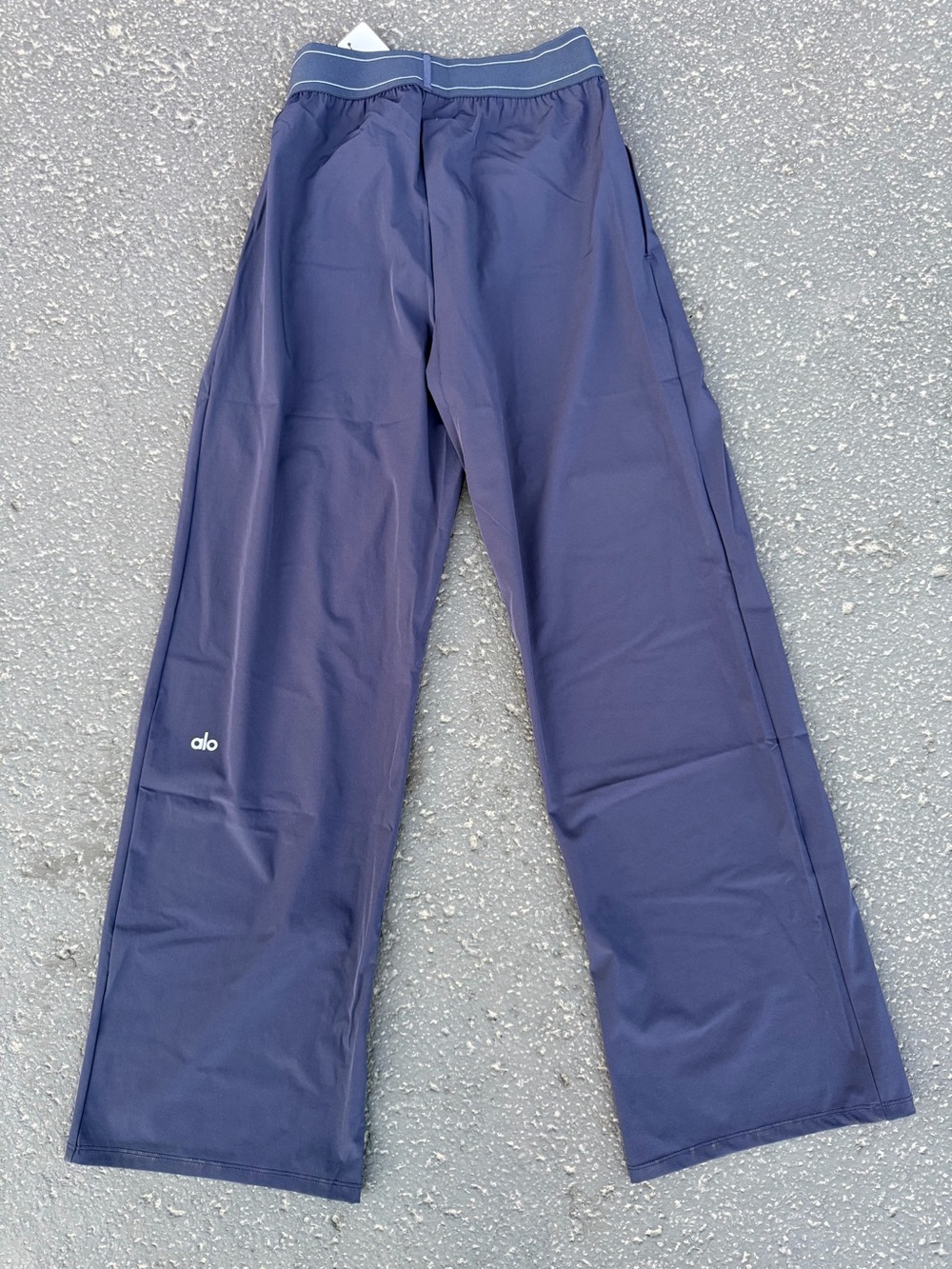 Alo Women Navy Wide-Leg Performance Pants - Picture 2 of 4